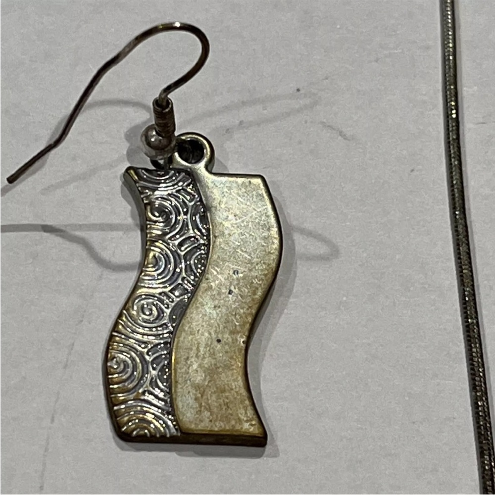 Silver Tone Rectangular Floating Pendant Necklace… - image 4